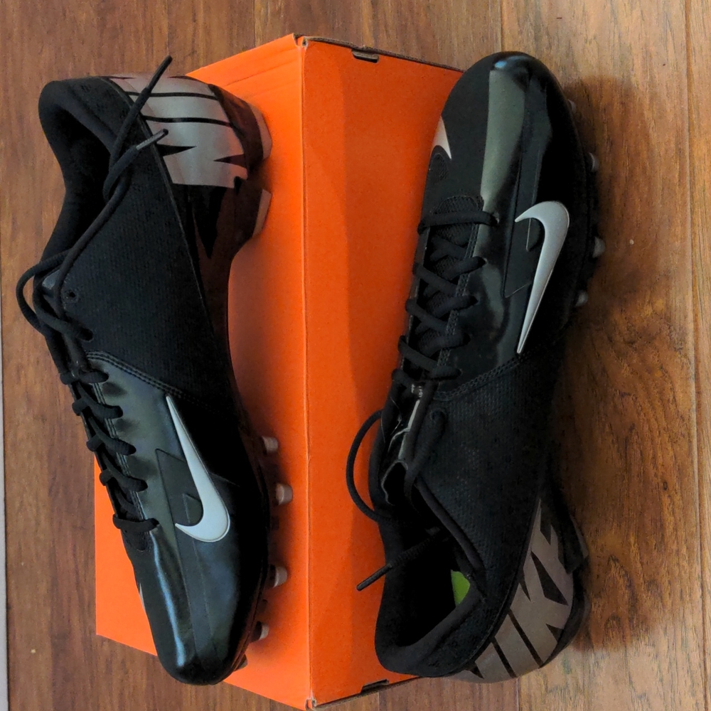 NIB Mens Nike Vapor Pro TD Low Football Cleats Black Silver 511340-001